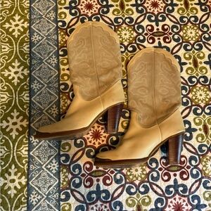 Vintage (1983) Zodiac Cream Leather Boots